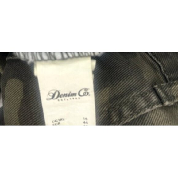 Camoflage Khaki Denim High-Waisted Distressed Frayed Hem Cut Off Shorts Size 12 - Picture 12 of 12